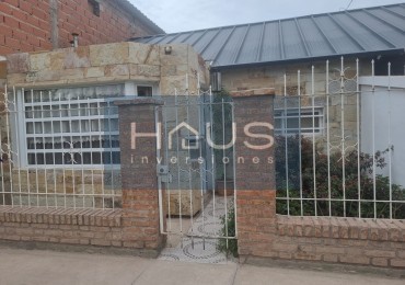 VENTA CASA DOS DORMITORIOS BARRIO LAS CALANDRIAS CIPOLLETTI, RIO NEGRO